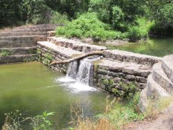 Old Stone Dam in Allen