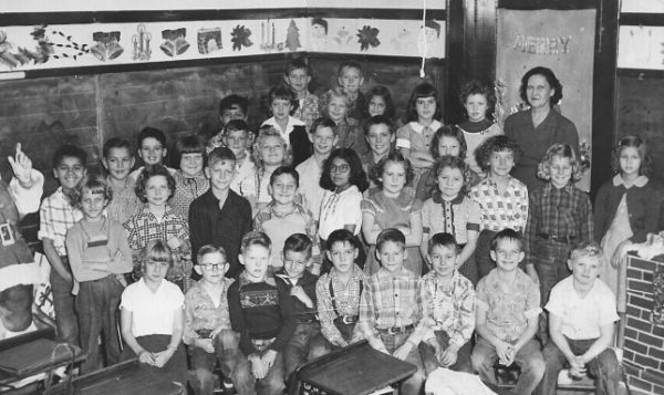 Mrs. Daniels 3rd-grade class in 1952/53 at Hodges Oak School